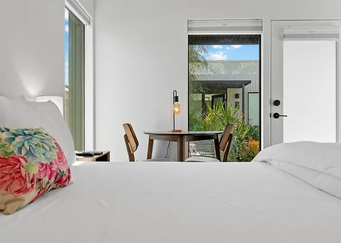 Modern 2-bedroom - 80 Walkscore! Apartment